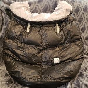 7 A.M. Enfant Cygnet Cover in Black/Gray